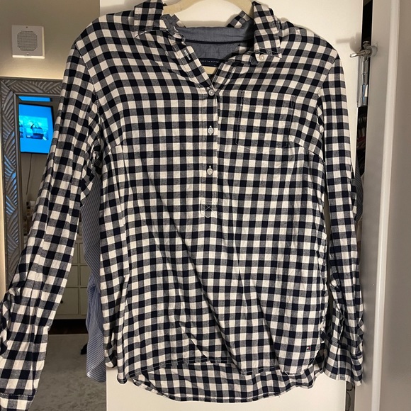 Tommy Hilfiger Gingham Pullover Flannel Top - Picture 1 of 8
